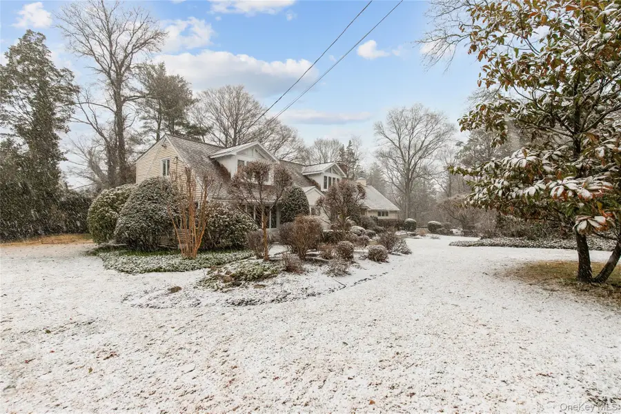 1 The Brae, Woodbury, NY 11797 - #3