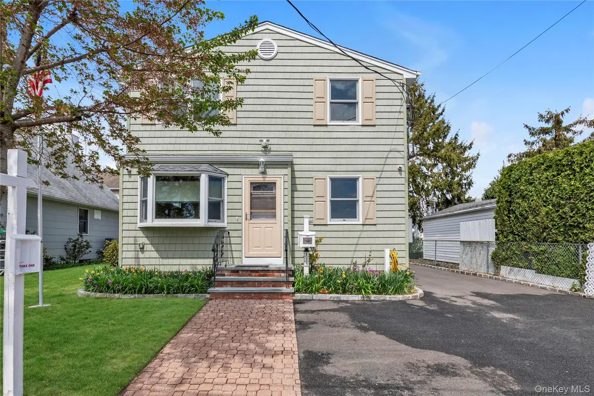 115 Broadmoor Lane, Westbury, NY 11590 - #1