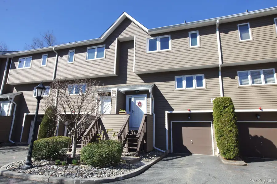 74 Village Green, Bardonia, NY 10954 - #2