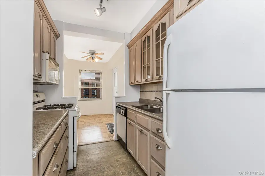 3515 Henry Hudson Parkway #5G, Bronx, NY 10463 - #3