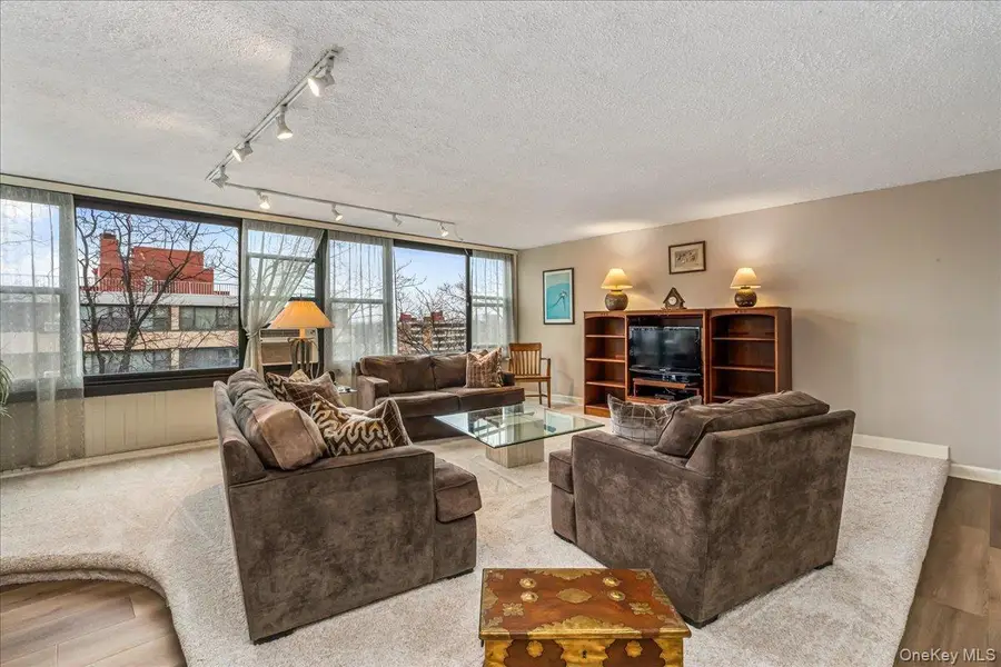 7-24 166th Street #8C, Beechhurst, NY 11357 - #3