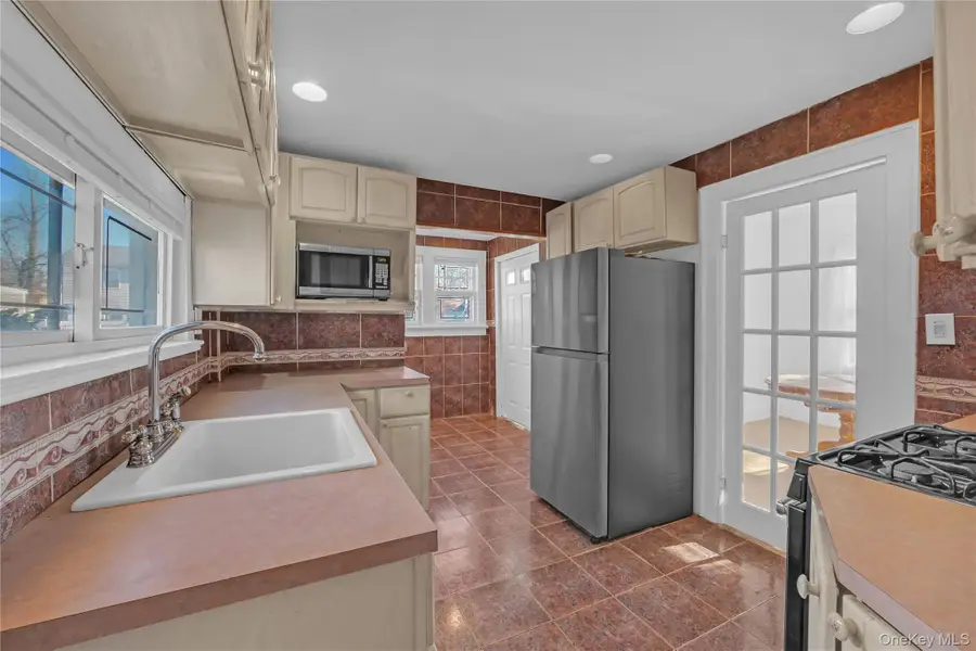 1357 Langdon Boulevard, Rockville Centre, NY 11570 - #3