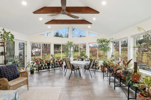 33 Fulmar Road, Mahopac, NY 10541