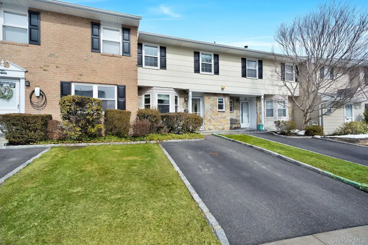 11 Manors Drive, Jericho, NY 11753 - #1
