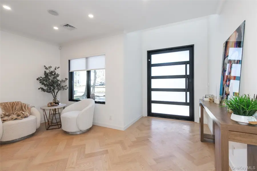 1 Bentley Road, Great Neck, NY 11023 - #3