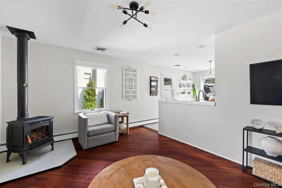 11 6th Street, Wading River, NY 11792 - #3