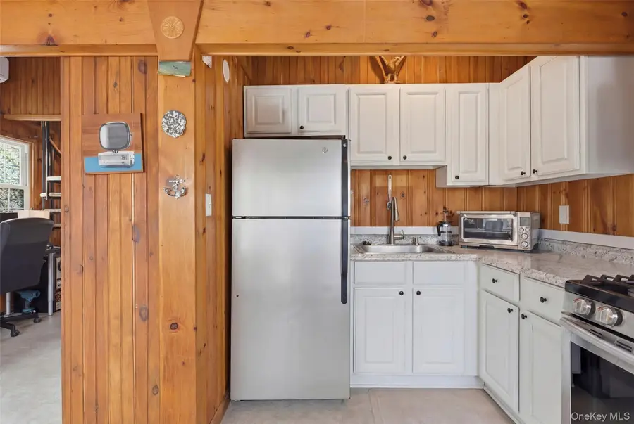 66 Chestnut Avenue, Setauket, NY 11733 - #3