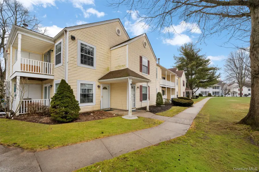 204 Fairview Circle, Middle Island, NY 11953 - #2