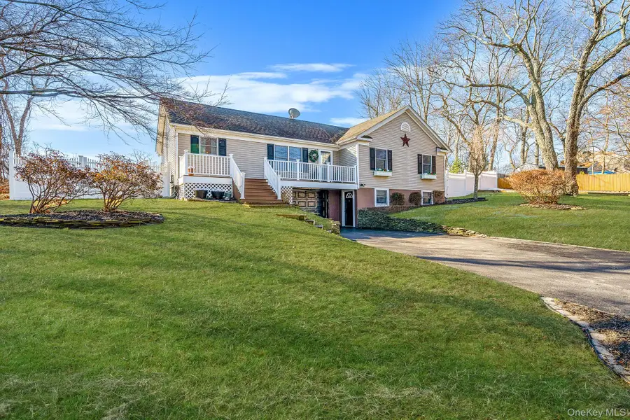 50 Violet Road, Rocky Point, NY 11778 - #3