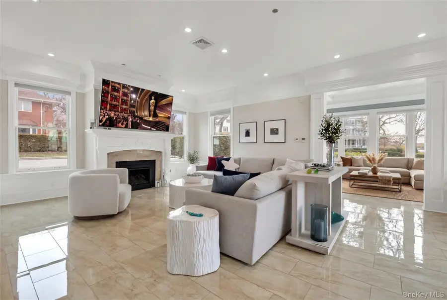 102 Shore Road, Douglaston, NY 11363 - #3