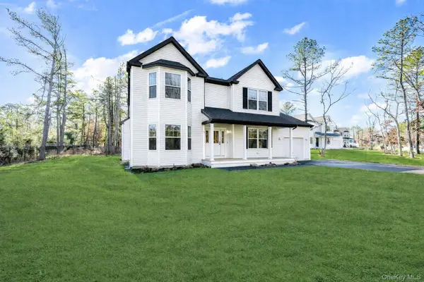 7 Henkel Road, Lake Grove, NY 11755