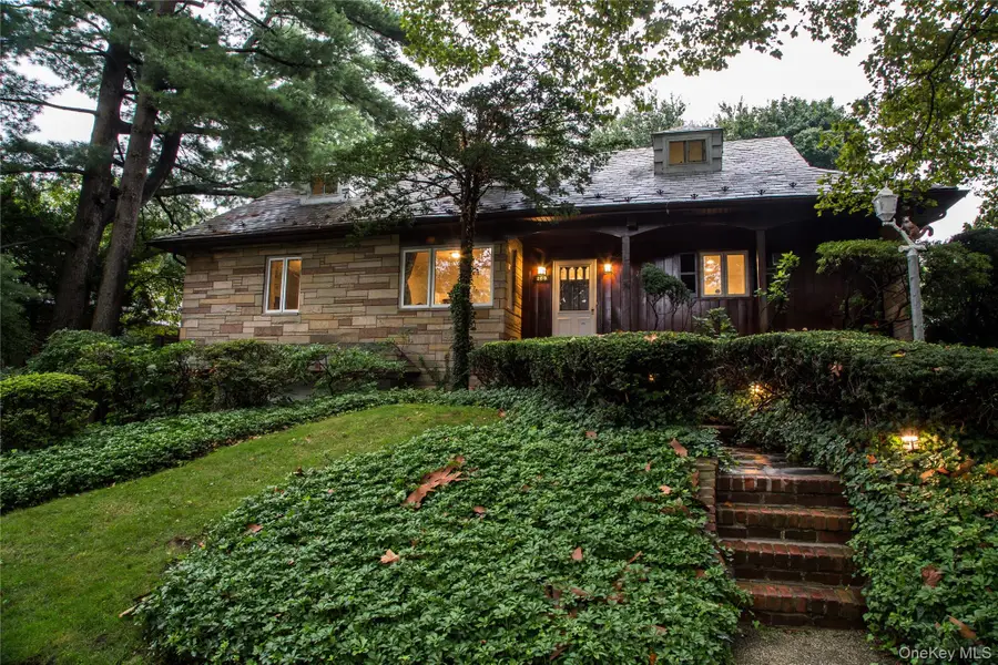 200 Melbourne Road, Great Neck, NY 11021 - #2