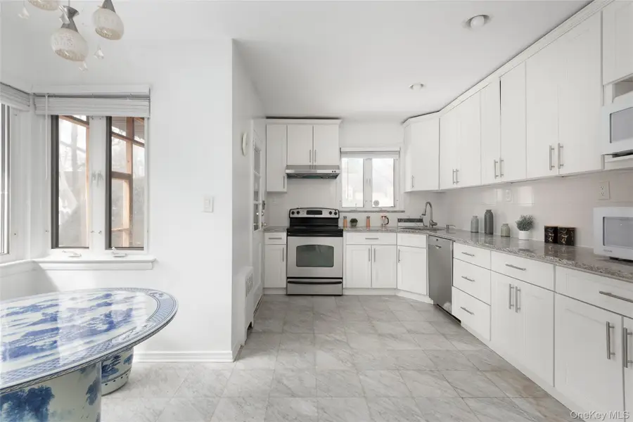 200 Melbourne Road, Great Neck, NY 11021 - #3