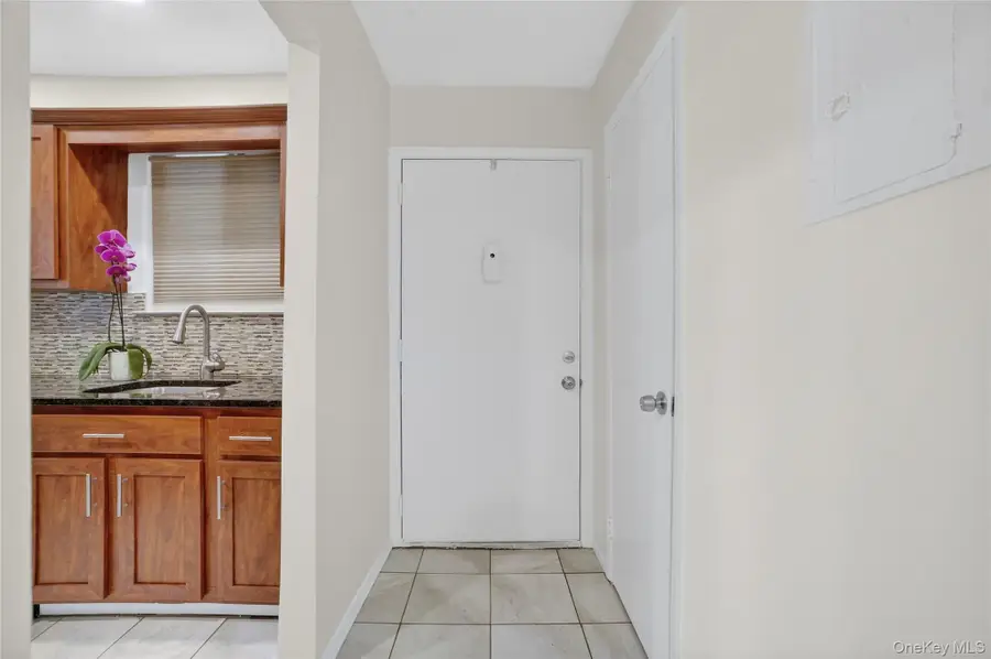 18 Granada Crescent #14, White Plains, NY 10603 - #3