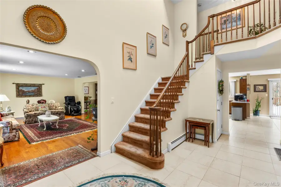 144 Landing Meadow Road, Smithtown, NY 11787 - #3