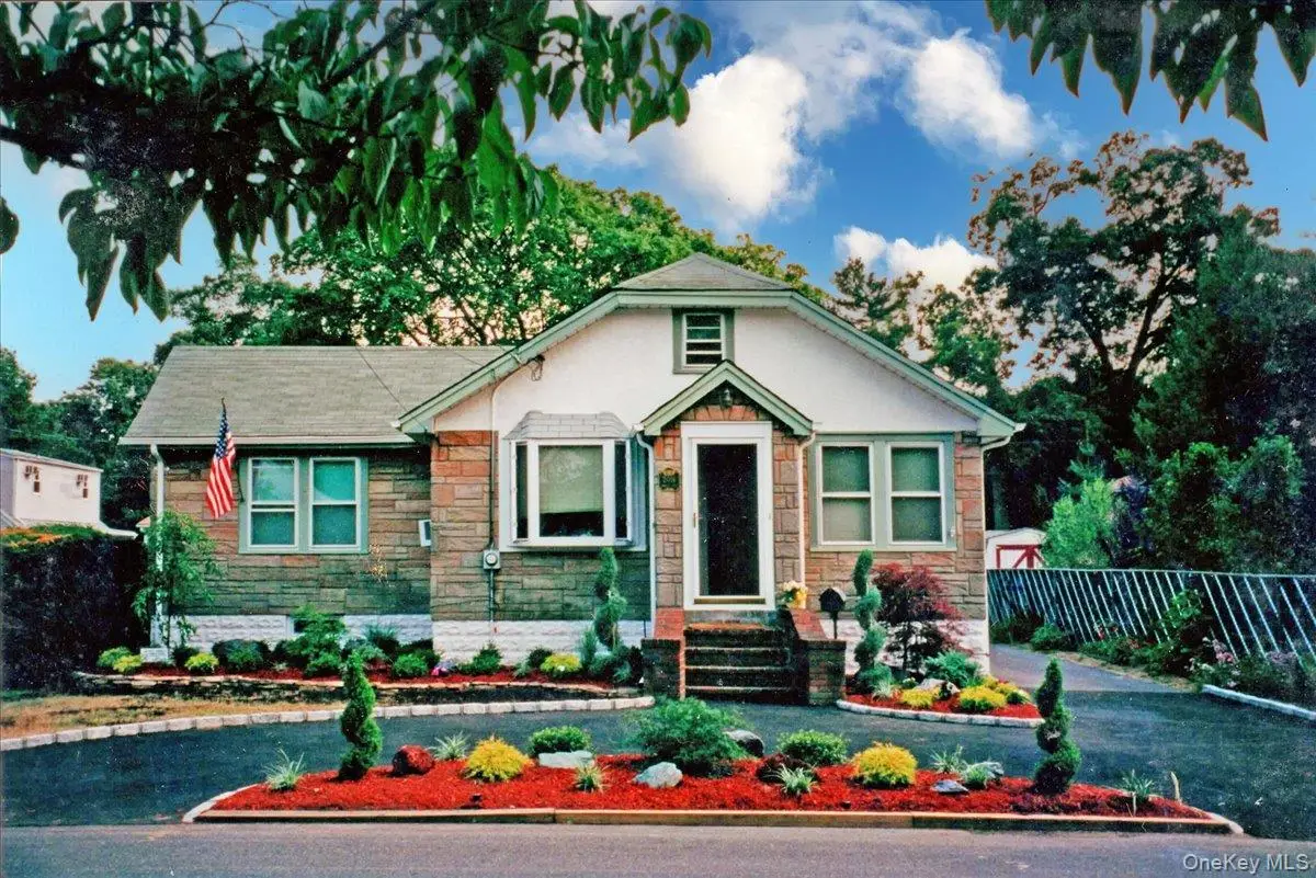 2016 Abbot Avenue, Merrick, NY 11566 - #1