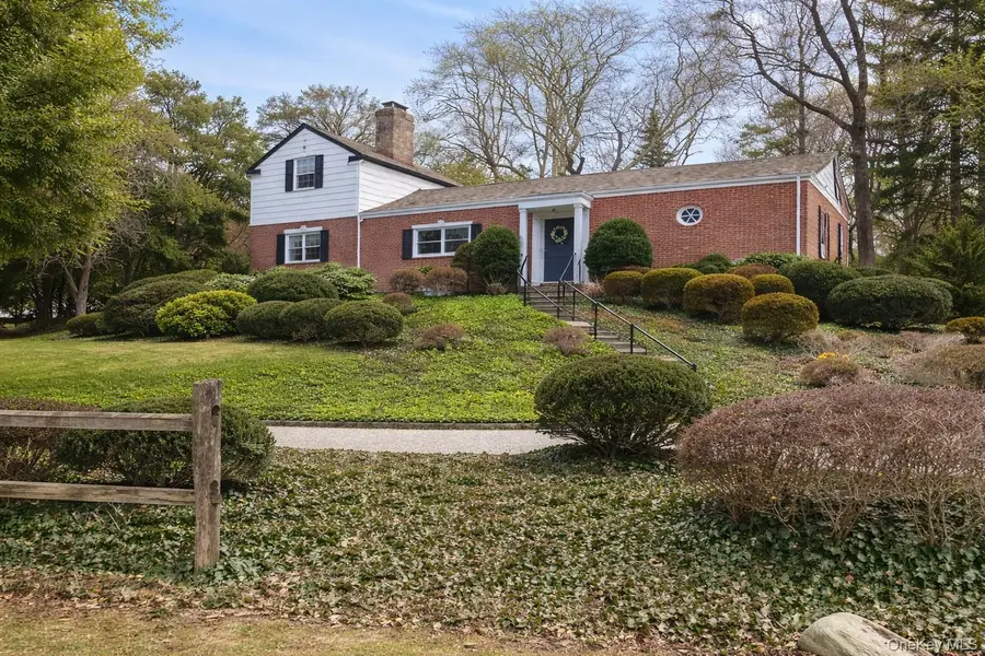 16 Mary Lane, Roslyn Harbor, NY 11548 - #2