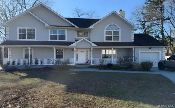 6 Denmark Court, Huntington, NY 11743