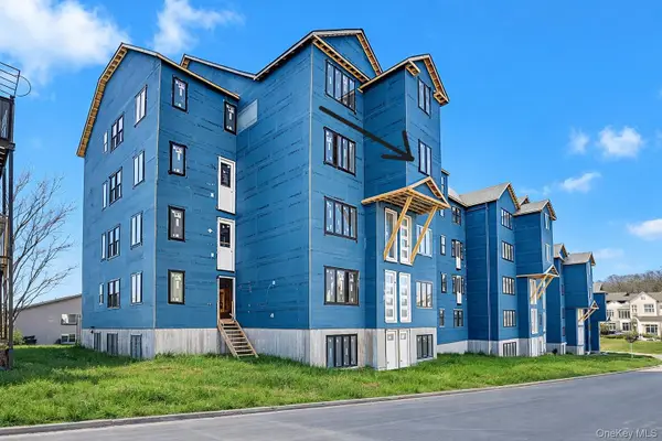 16 Chevron Road #302, Monroe, NY 10950