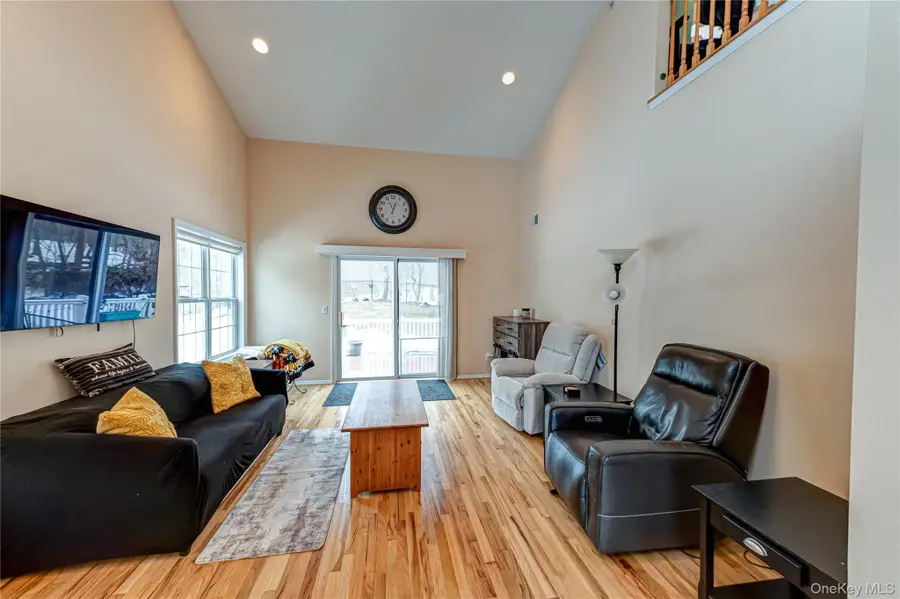 78 Cranberry Circle, Medford, NY 11763 - #3