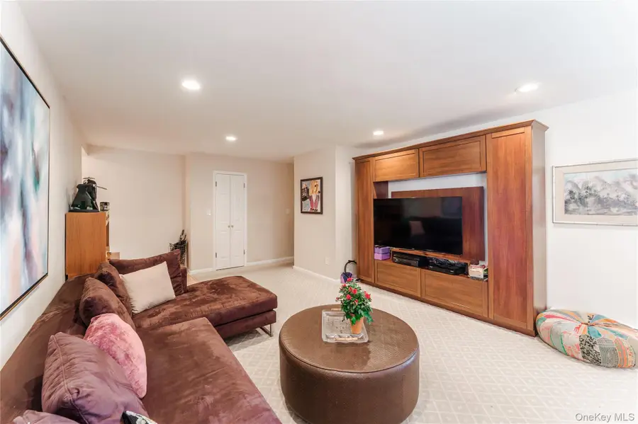 200 South Middle Neck Road #F6, Great Neck, NY 11021 - #3