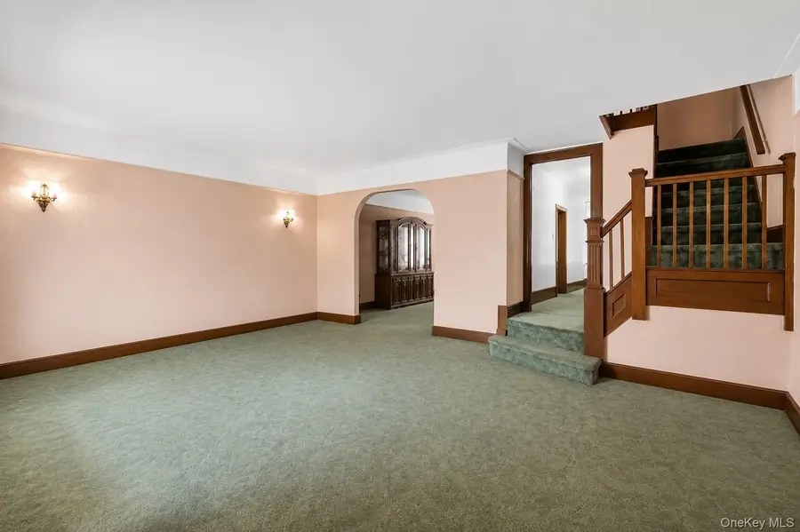 63-34 83rd Place, Middle Village, NY 11379 - #2