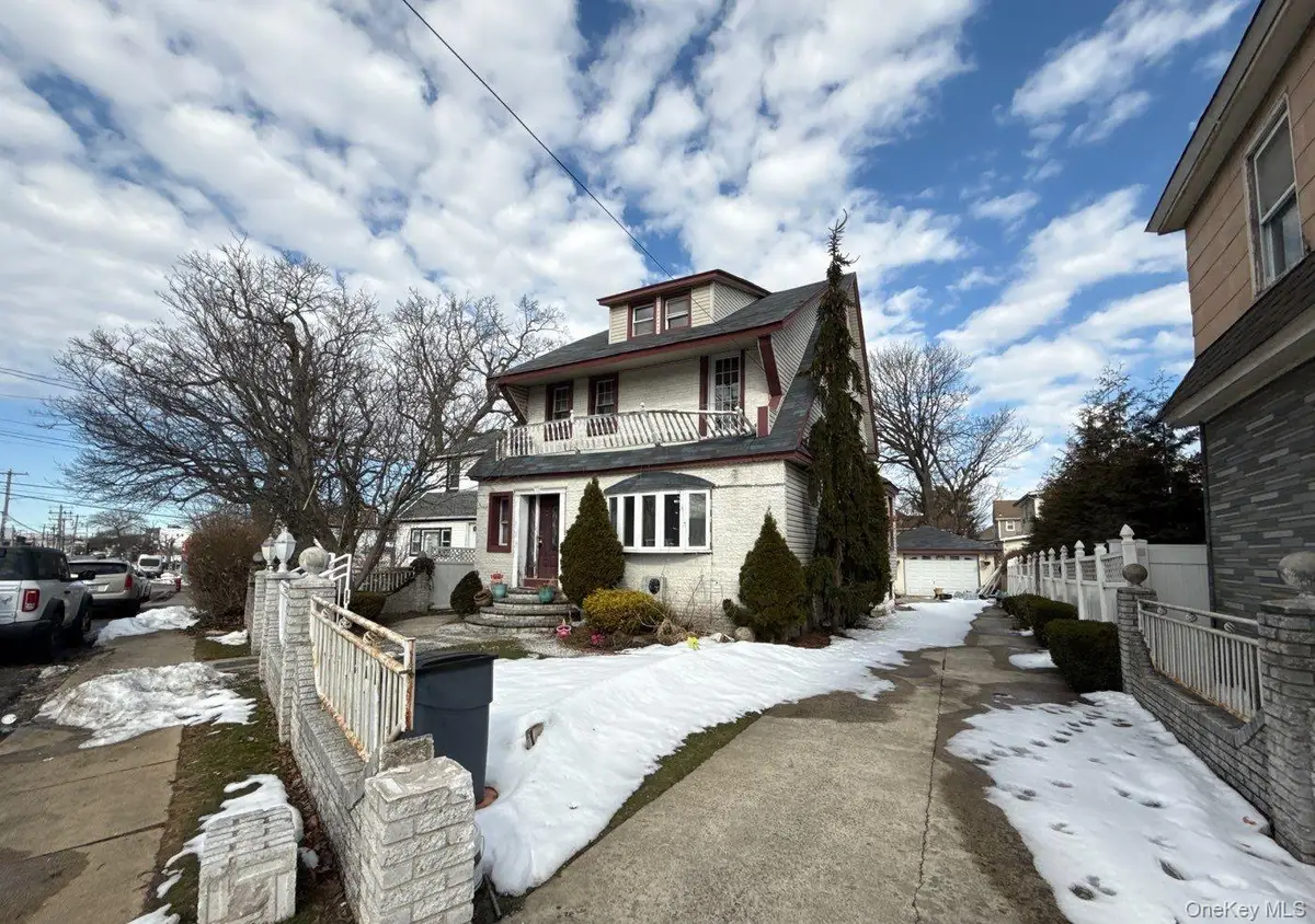 280 Lawrence Avenue, Lawrence, NY 11559 - #1