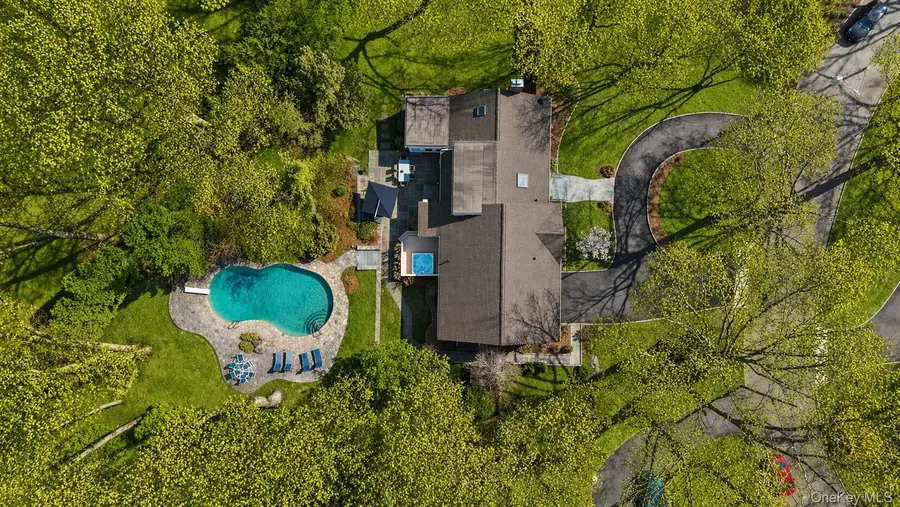 11 Iroquois Trail, Harrison, NY 10528 - #3