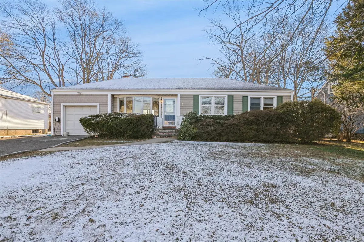 17 Goldsmith Avenue, Greenlawn, NY 11740 - #1