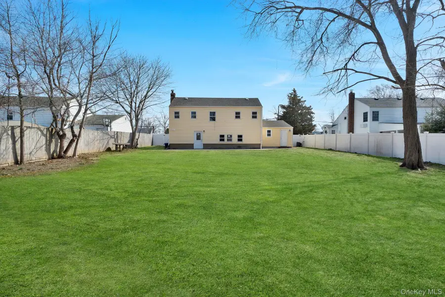 40 Durhamoc Lane, North Babylon, NY 11703 - #2