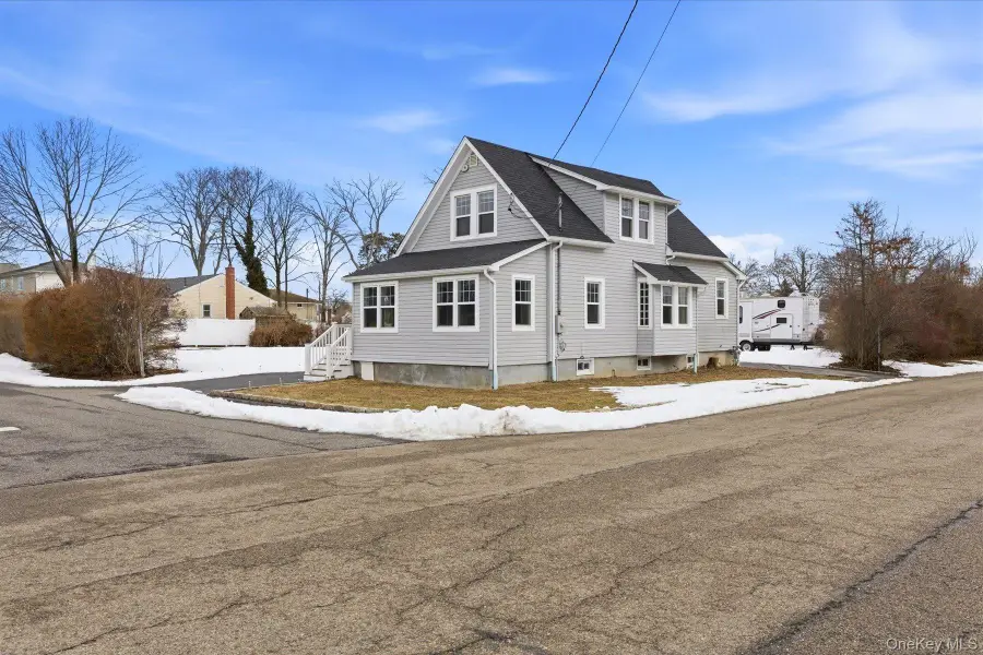 35 Weston Avenue, Deer Park, NY 11729 - #3