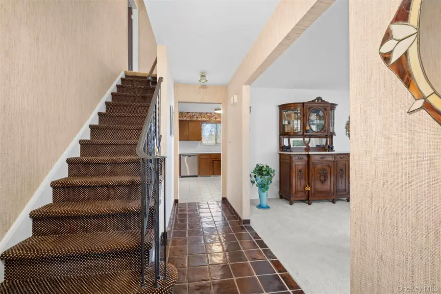 36 West Terrace Road, Great Neck, NY 11021 - #3