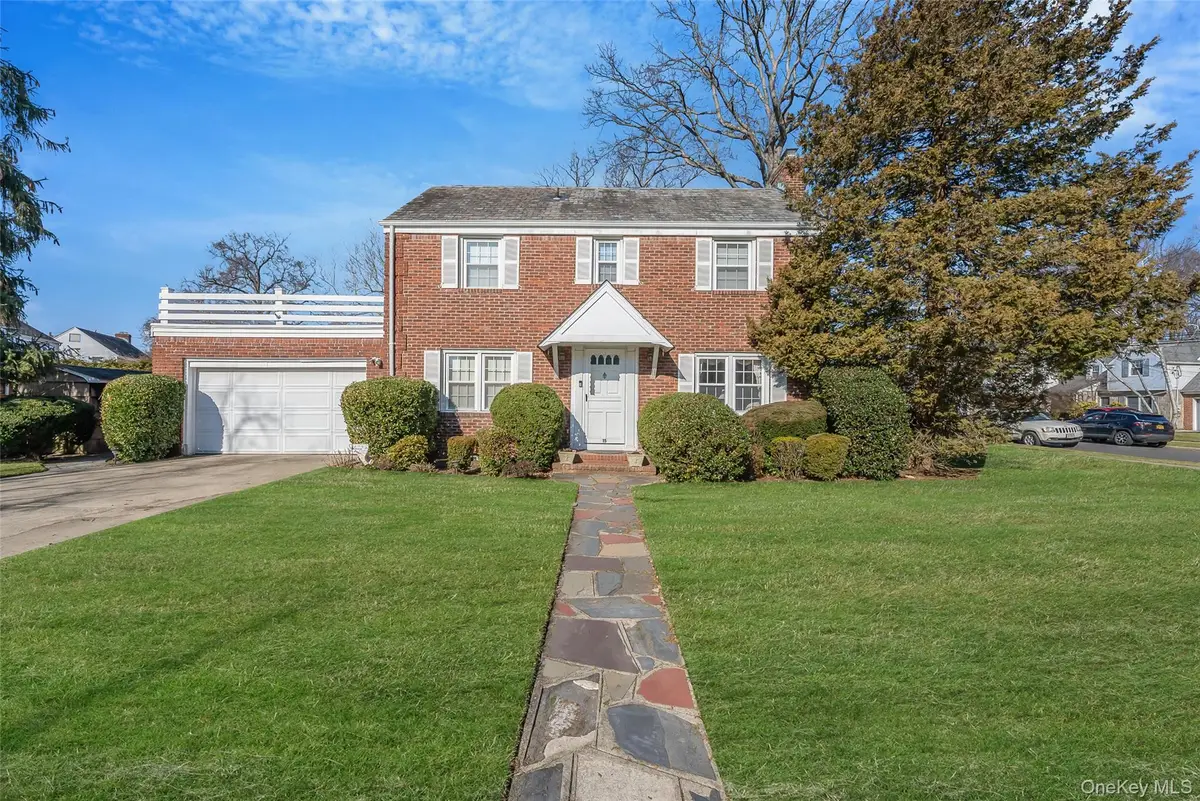 15 Seeley Court, Malverne, NY 11565 - #1