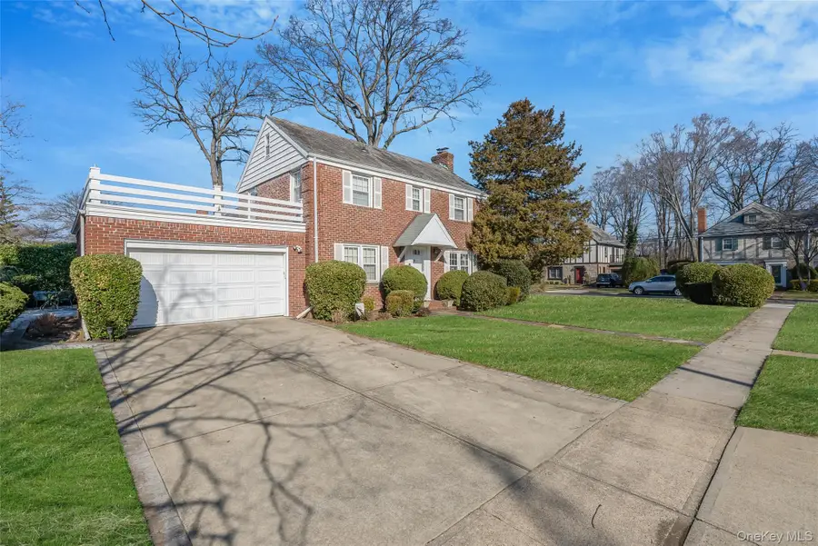 15 Seeley Court, Malverne, NY 11565 - #2