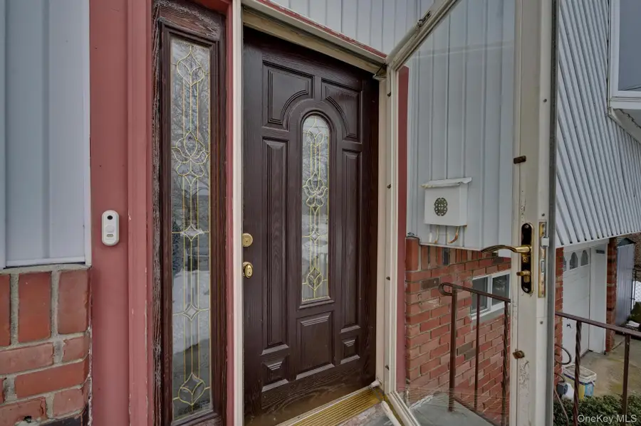 15 Snapper Court, Lindenhurst, NY 11757 - #3