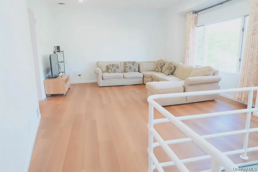 23 Clinton Lane, Jericho, NY 11753 - #2