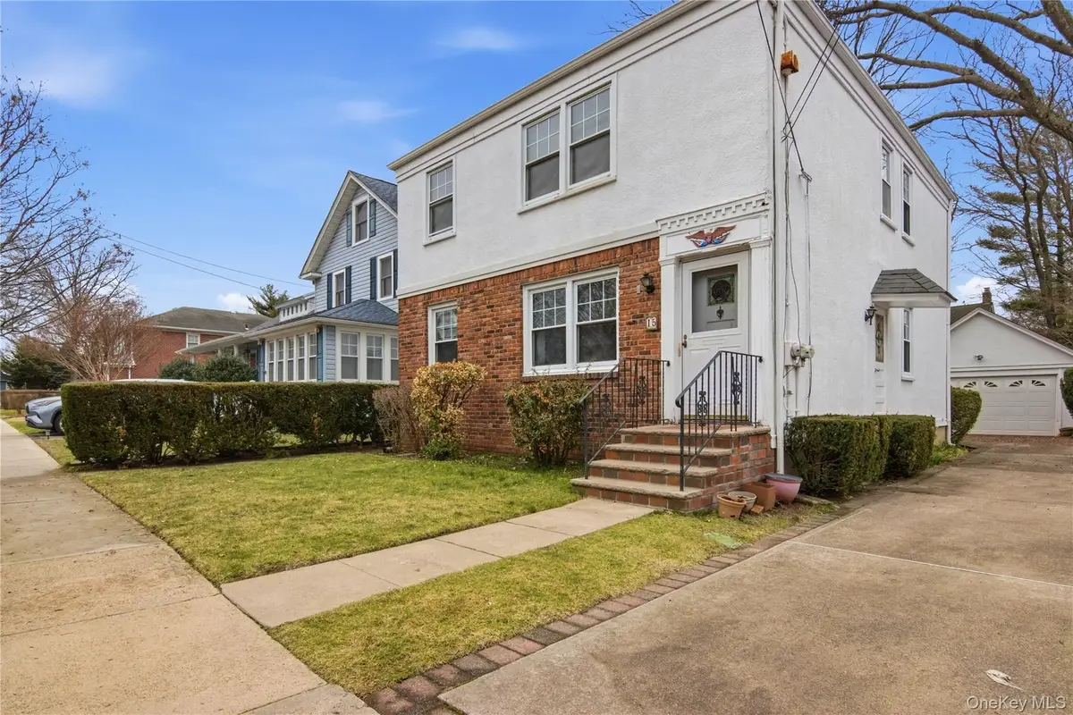 15 Geranium Avenue, Floral Park, NY 11001 - #1