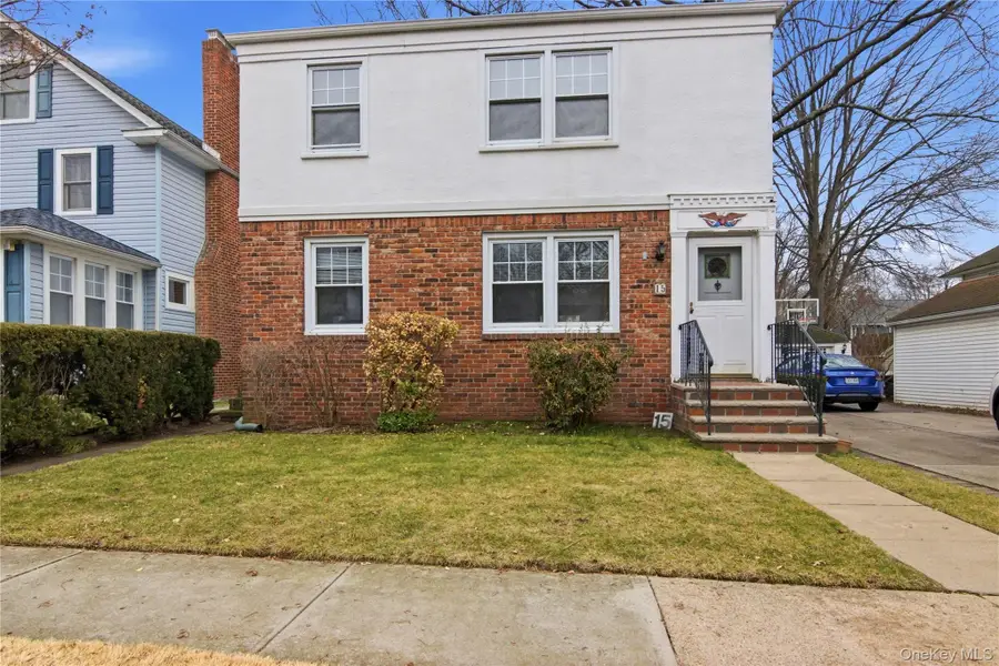 15 Geranium Avenue, Floral Park, NY 11001 - #3