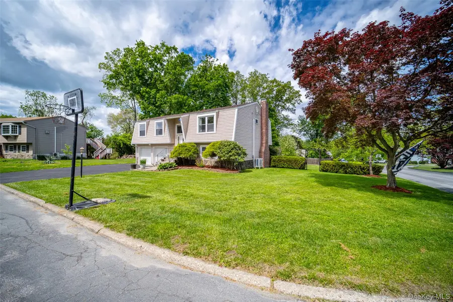 400 Philo Street, New Windsor, NY 12553 - #3