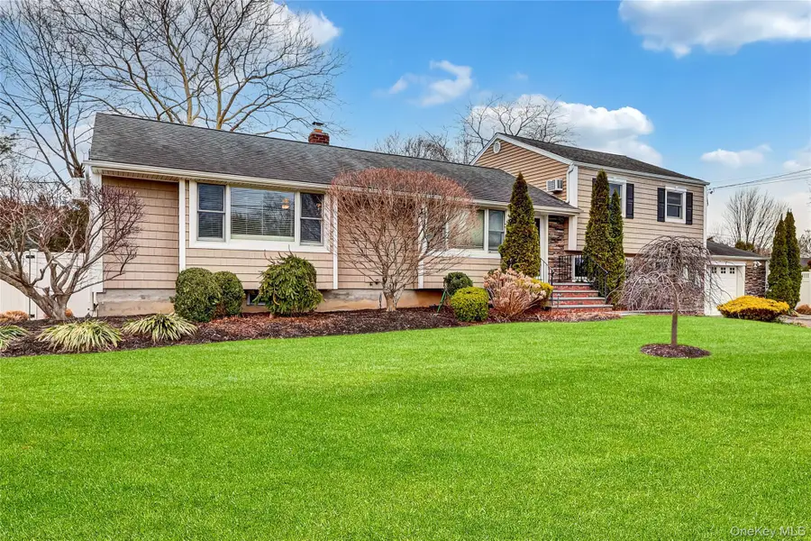 18 Frost Lane, Greenlawn, NY 11740 - #2