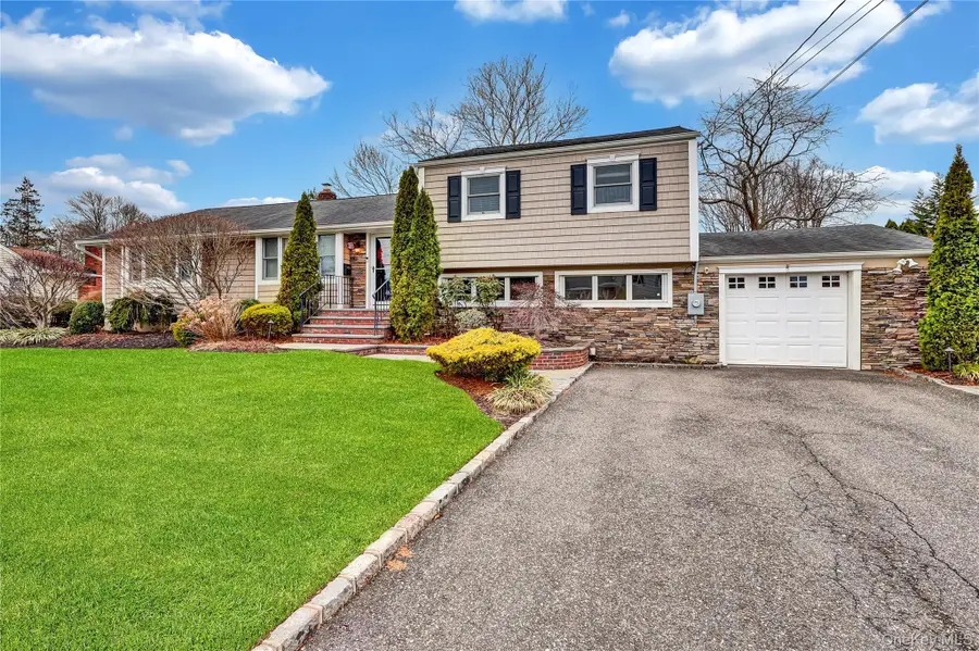 18 Frost Lane, Greenlawn, NY 11740 - #3