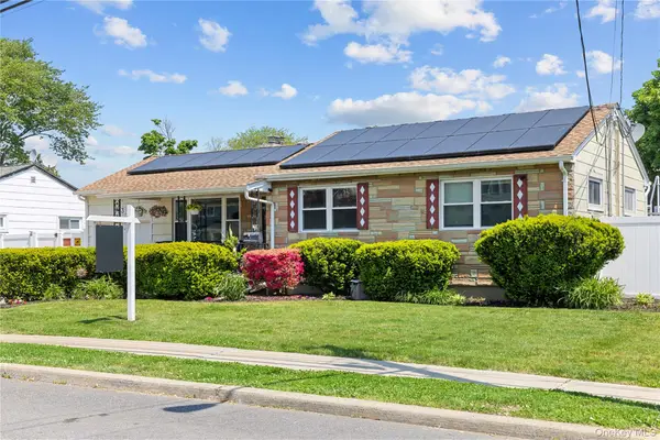 93 Lloyd Avenue, North Babylon, NY 11703