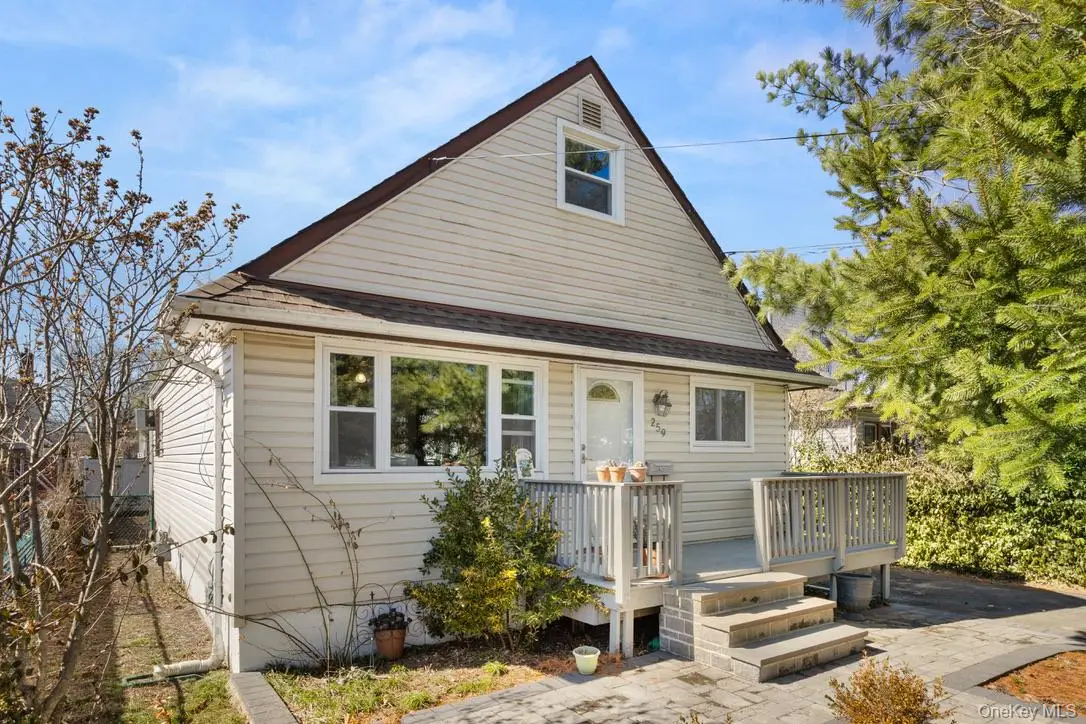 259 Waldo Street, Copiague, NY 11726 - #1