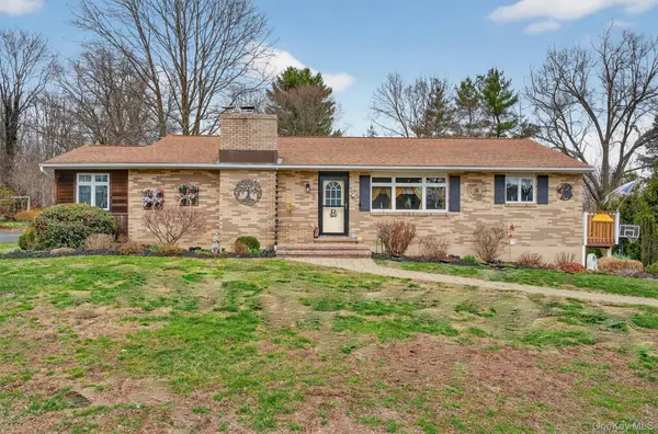 108 Williamsburg Court, Balmville, NY 12550