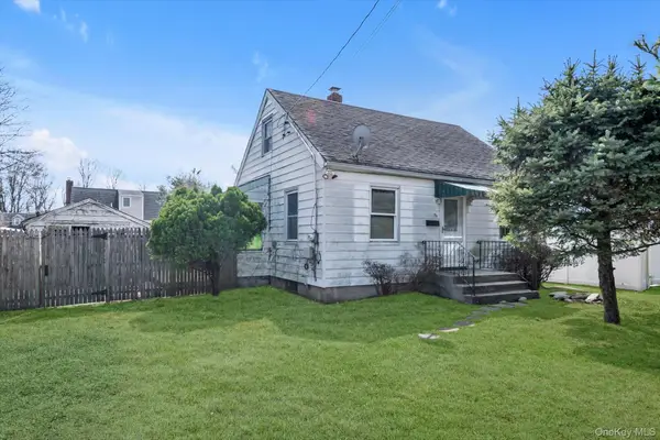 54 Garfield Place, East Northport, NY 11731