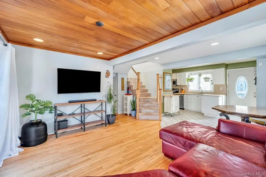 80 Parkway Boulevard, Ronkonkoma, NY 11779 - #3