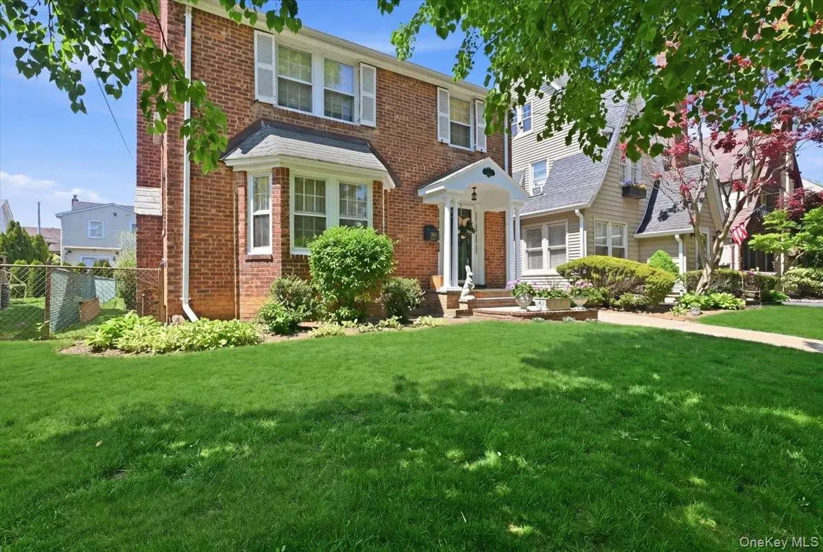 100 W Poplar Street W, Floral Park, NY 11001 - #1