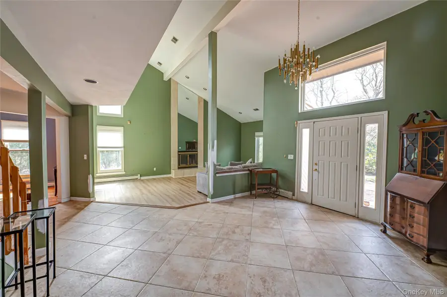 19 Tamara Court, Melville, NY 11747 - #3