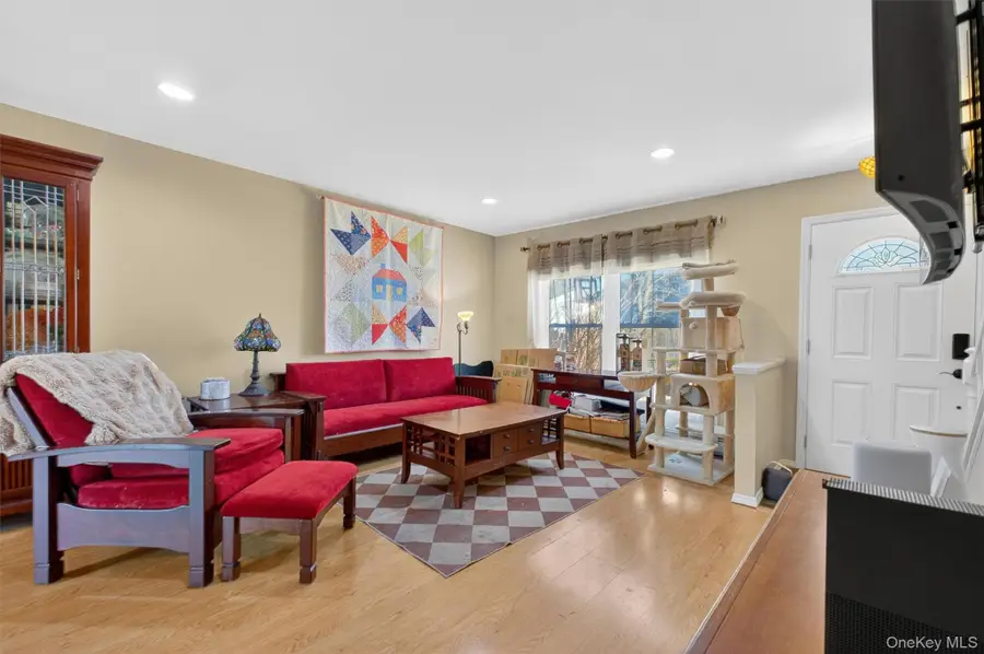 42 Larch Court, Fishkill, NY 12524 - #3