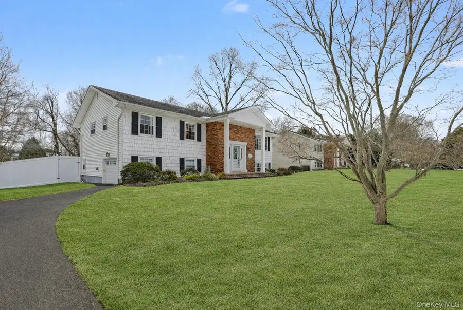 31 Marshmallow Drive, Commack, NY 11725 - #2